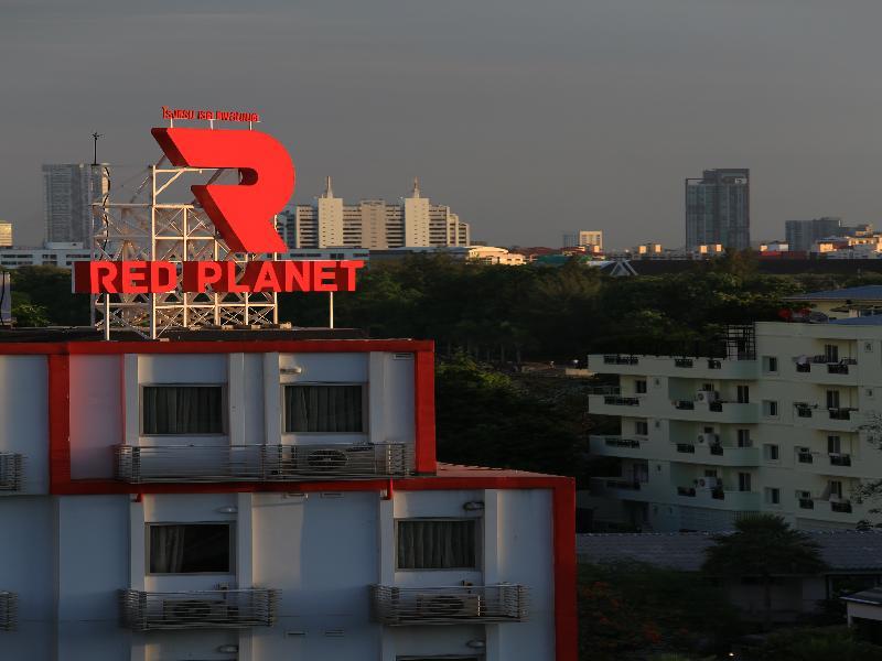 Отель Red Planet Asoke - Sha Extra 3*