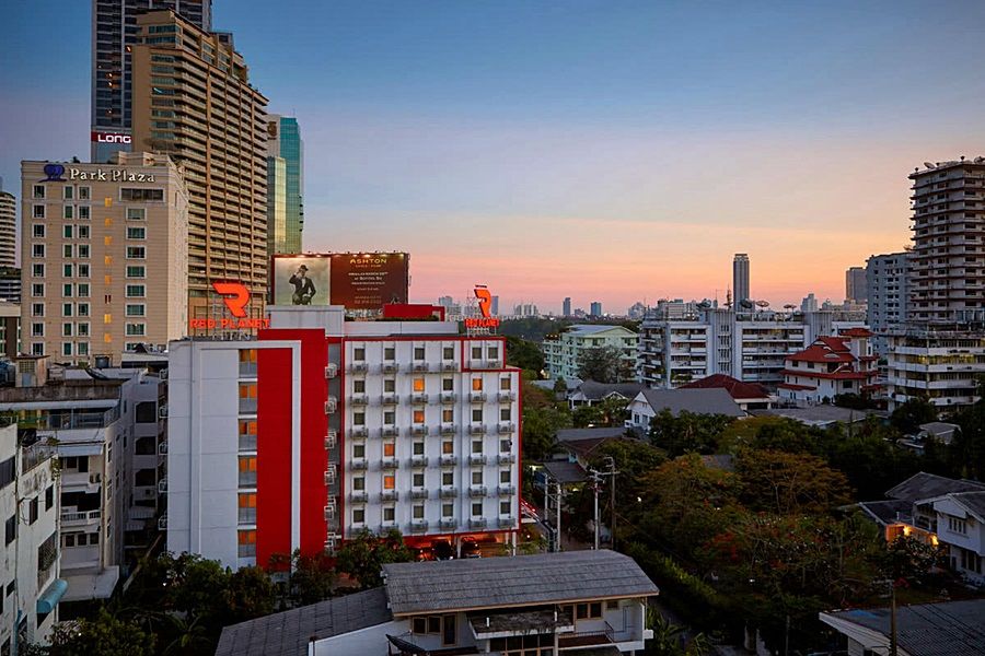Red Planet Asoke - Sha Extra Отель